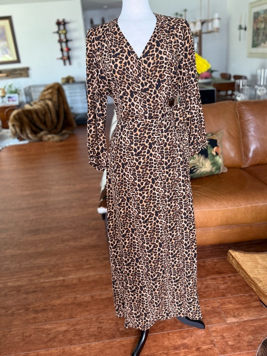 Pinup Couture Dresses & Skirts - Leopard 🐆 Heart Of Haute Leopard Print Wrap Maxi Dress
